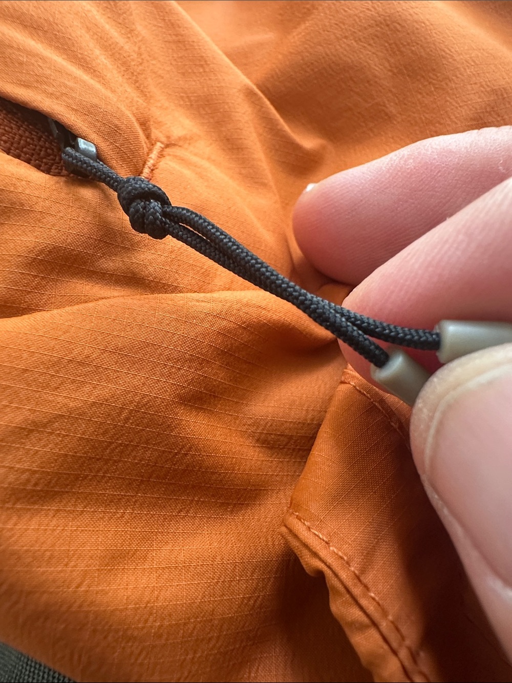 REI Woman’s Hooded Windbreaker in Bright Orange M - Picture 5 of 5